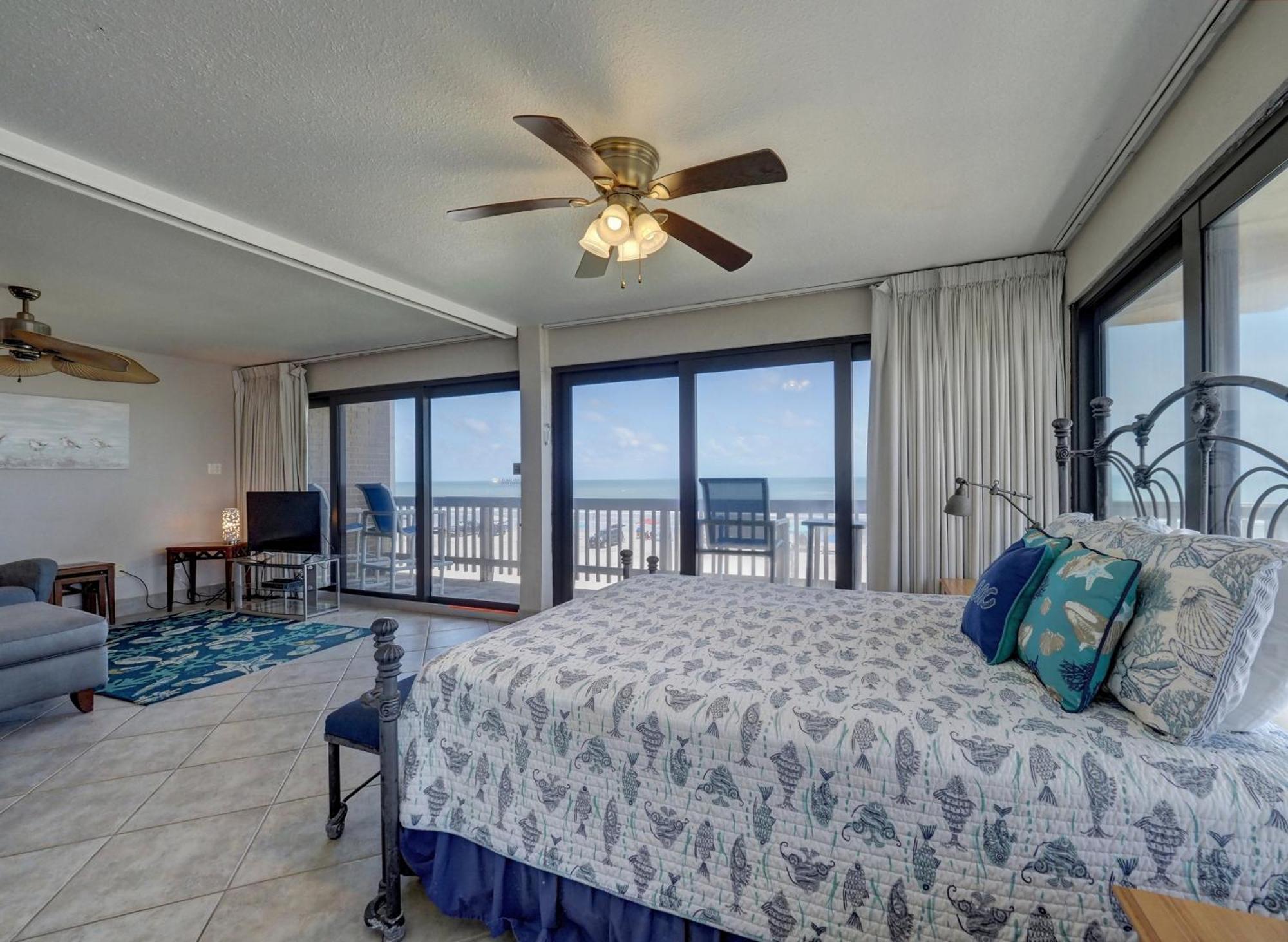Hotel Island House Beachfront