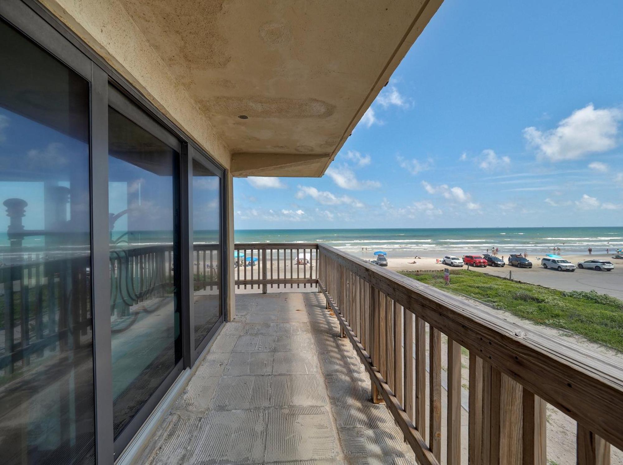Hotel Island House Beachfront 3*