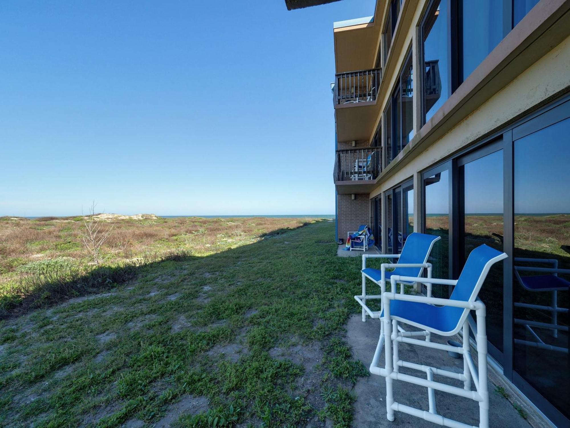 Hotel Island House Beachfront 3*