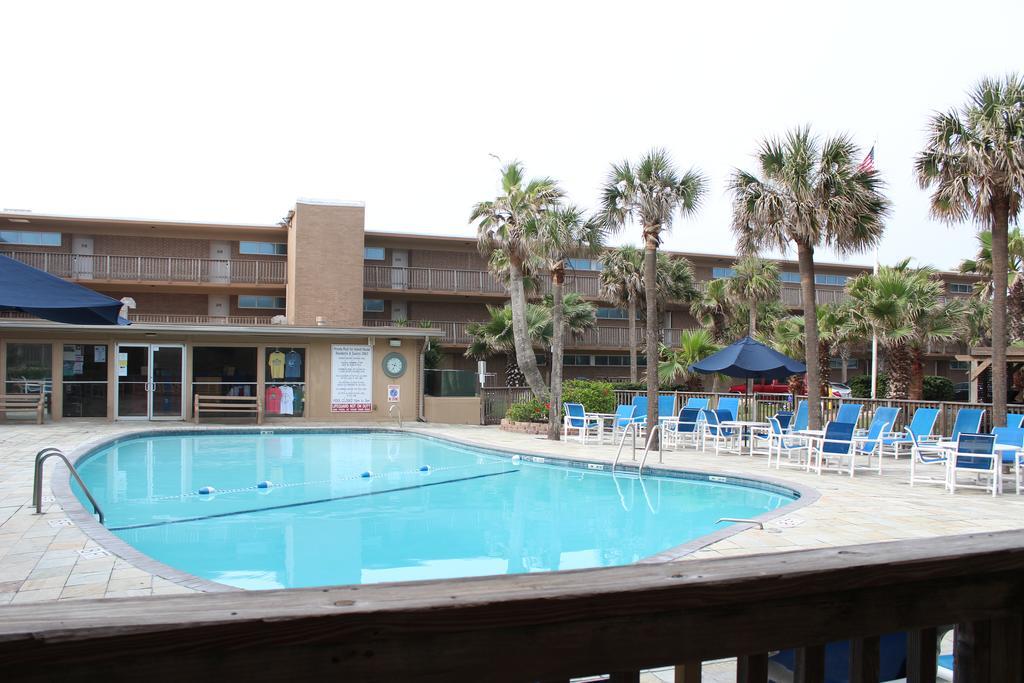 Hotel Island House Beachfront 3*