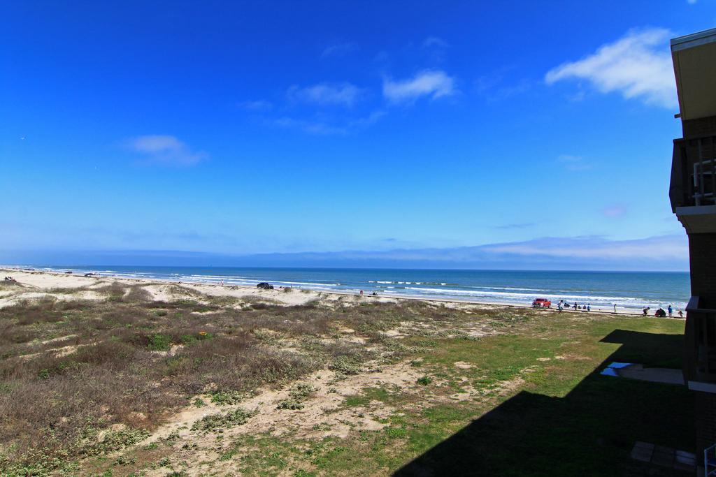 Island House Beachfront 3*