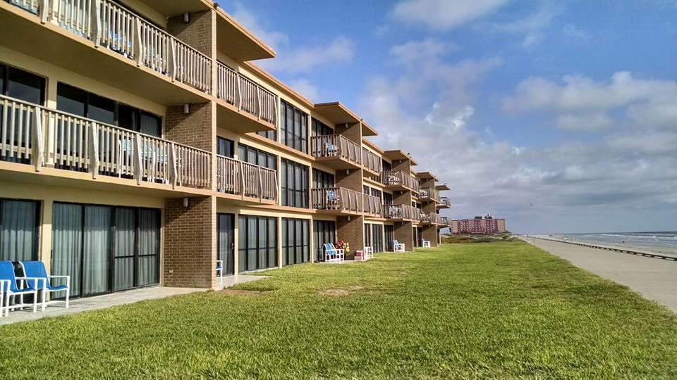 Island House Beachfront 3*