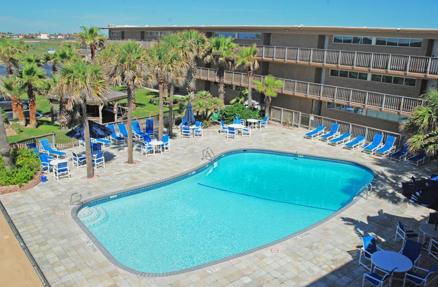 Island House Beachfront 3*